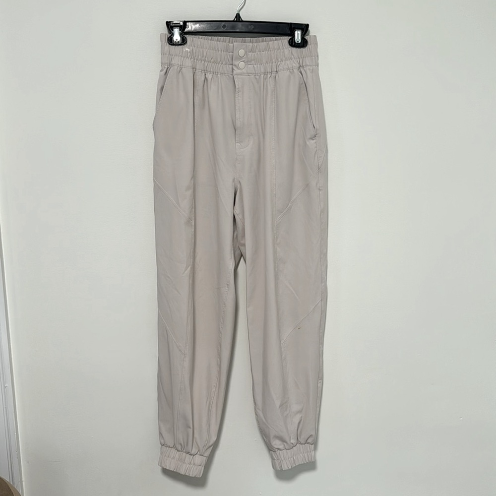 Abercrombie travel jogger size small